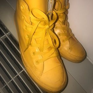 Converse waterproof high top sneakers size 7.5